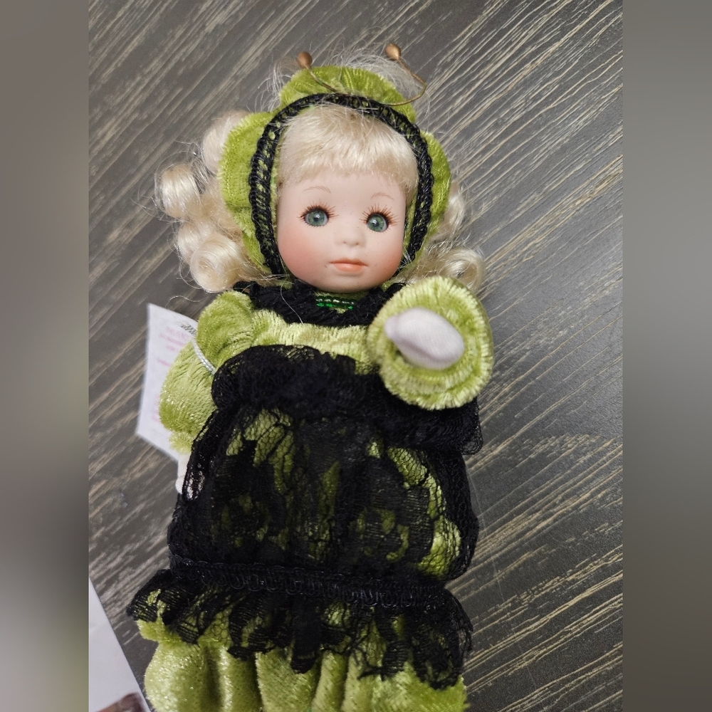 Marie Osmond Doll - Vintage Countess Caterpillar Bitty Beauty Bug #8 Collectible